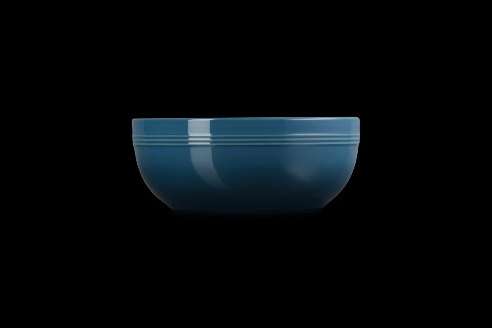 Stoneware Coupe Serving Bowl