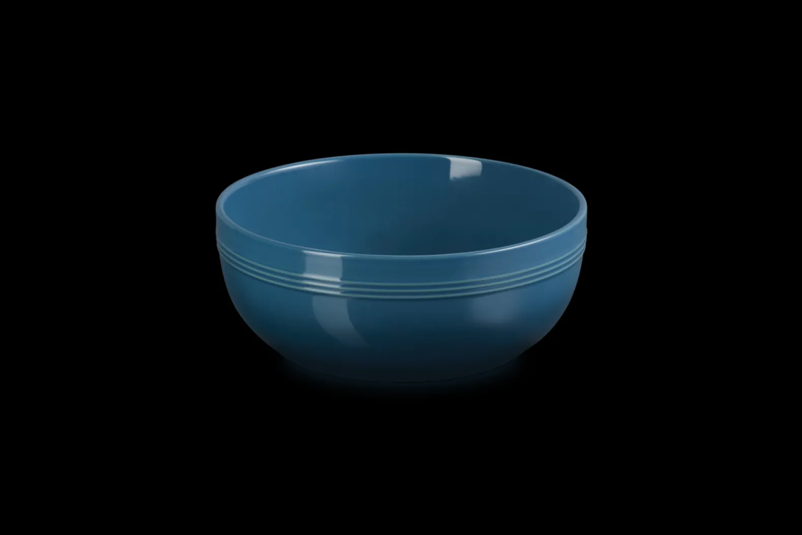 Stoneware Coupe Serving Bowl