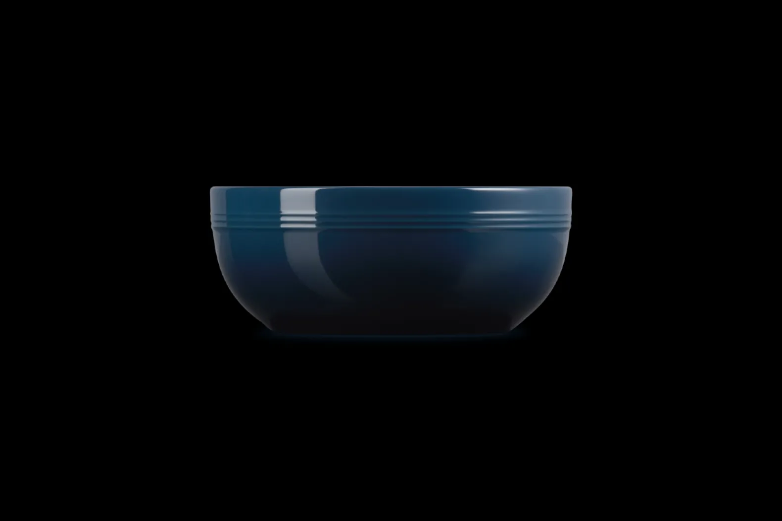 Stoneware Coupe Serving Bowl