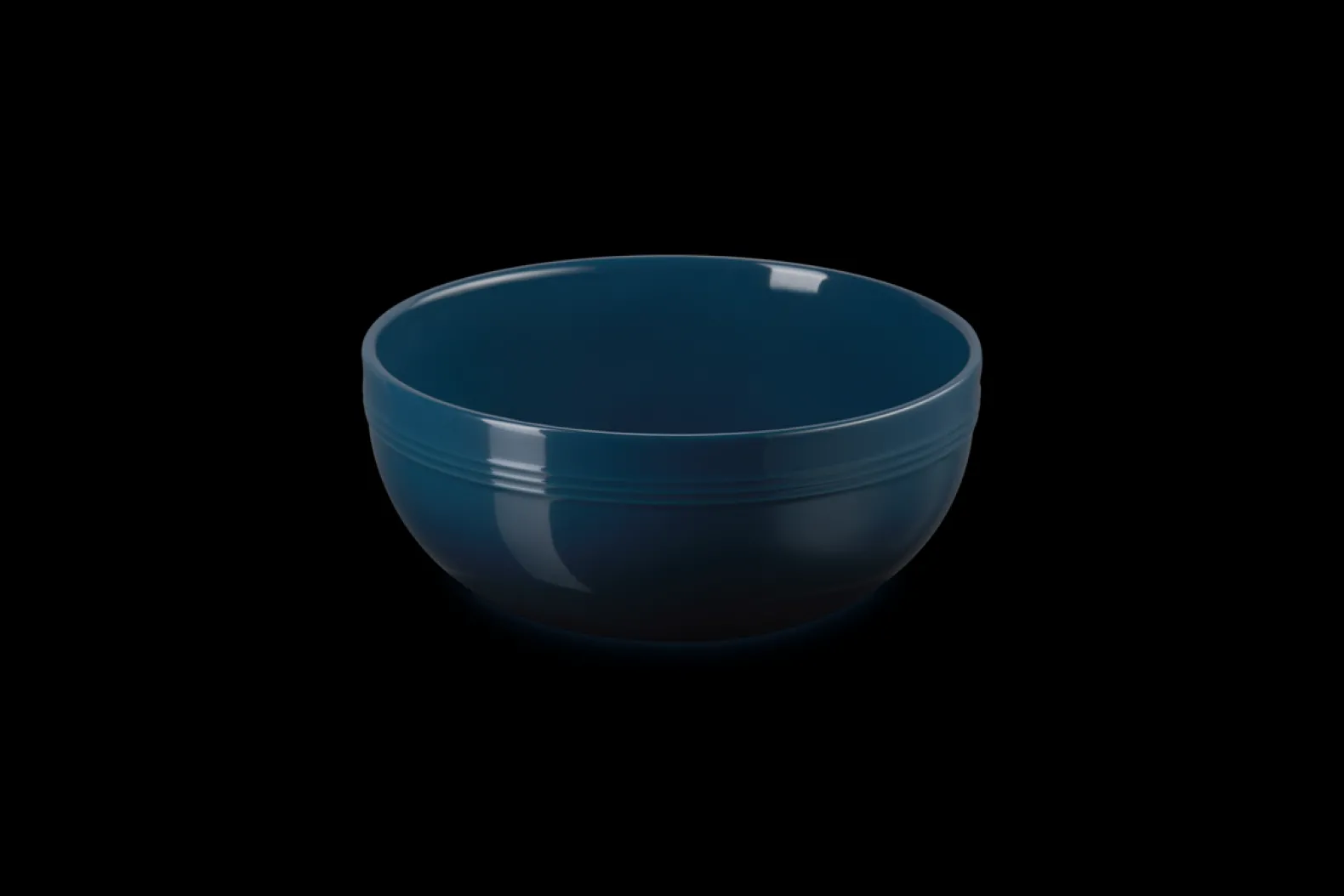 Stoneware Coupe Serving Bowl